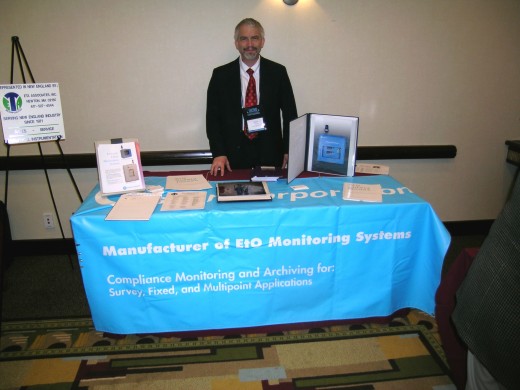 Our Mike Shaw waits for the crowd at IAHCSMM's fall meeting in Boston